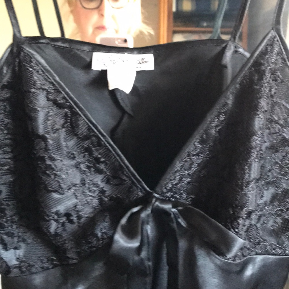 Lingerie black satin with lace very beautiful USA
